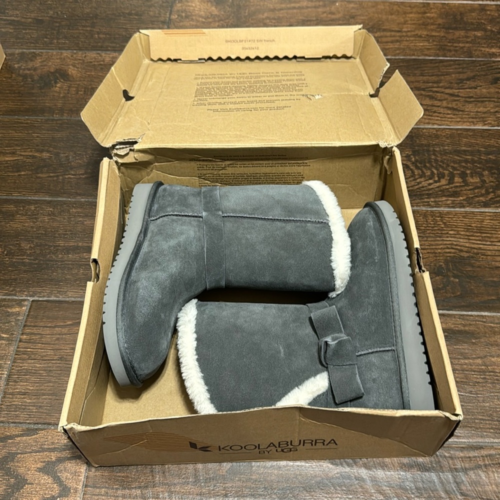 KOOLABURRA By UGG Short Grey Bow ARLENA SHORT Faux Fur-lined Lightweight - Picture 3 of 4